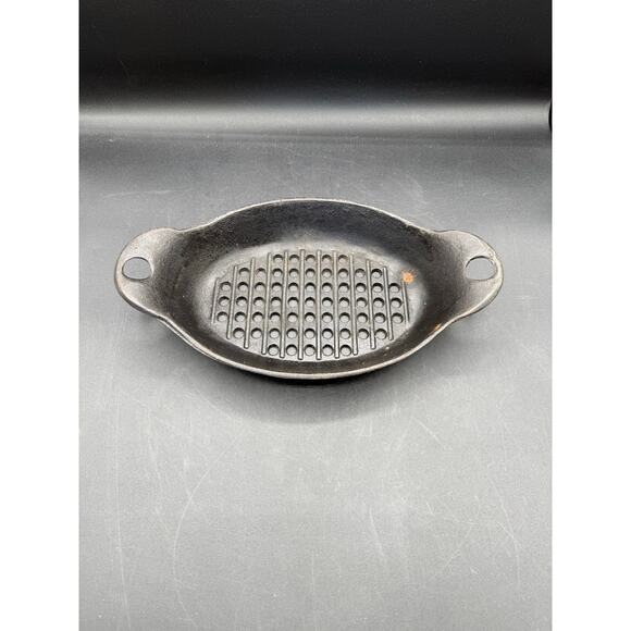 Vintage Oval Cast Iron Grilling Pan - 6”x6” - Picture 1 of 8